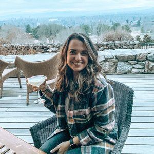 Meet your Posher, Olivia